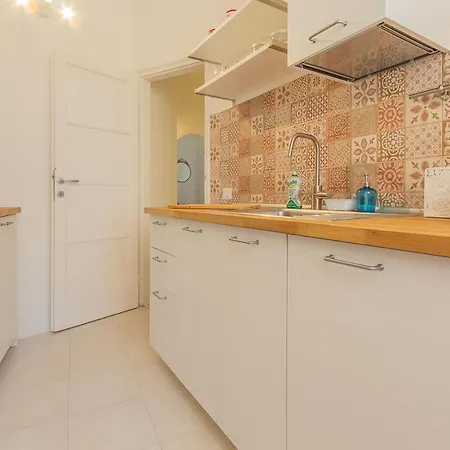 Apartment Miani House *