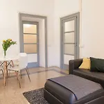Miani House Apartman *
