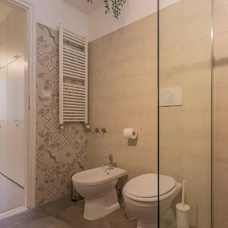 Miani House アパート