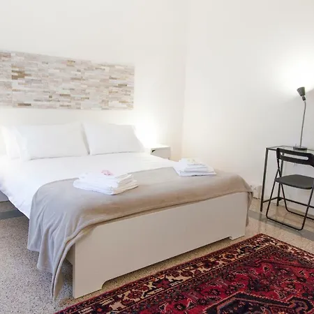 Miani House アパート *